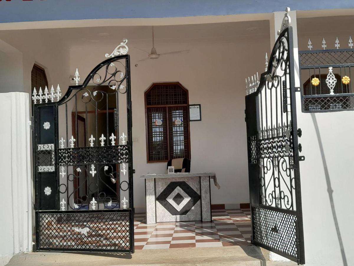 Rani Palace Khajurāho Exterior foto